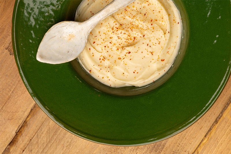 Velouté de panais, patate douce et fromage de chèvre frais