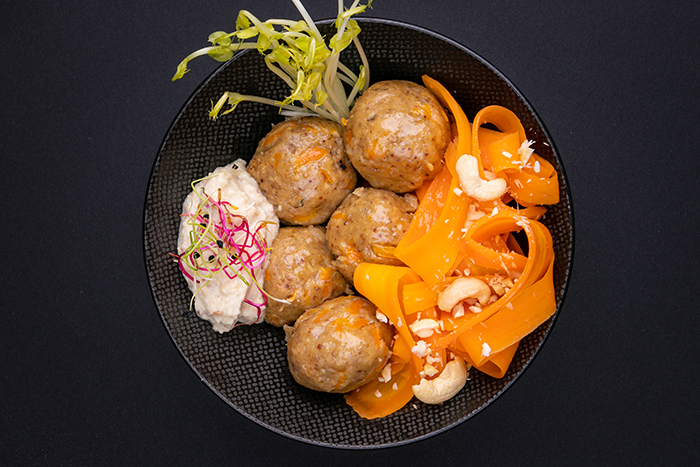 Boulettes de sarrasin et tagliatelles de carotte